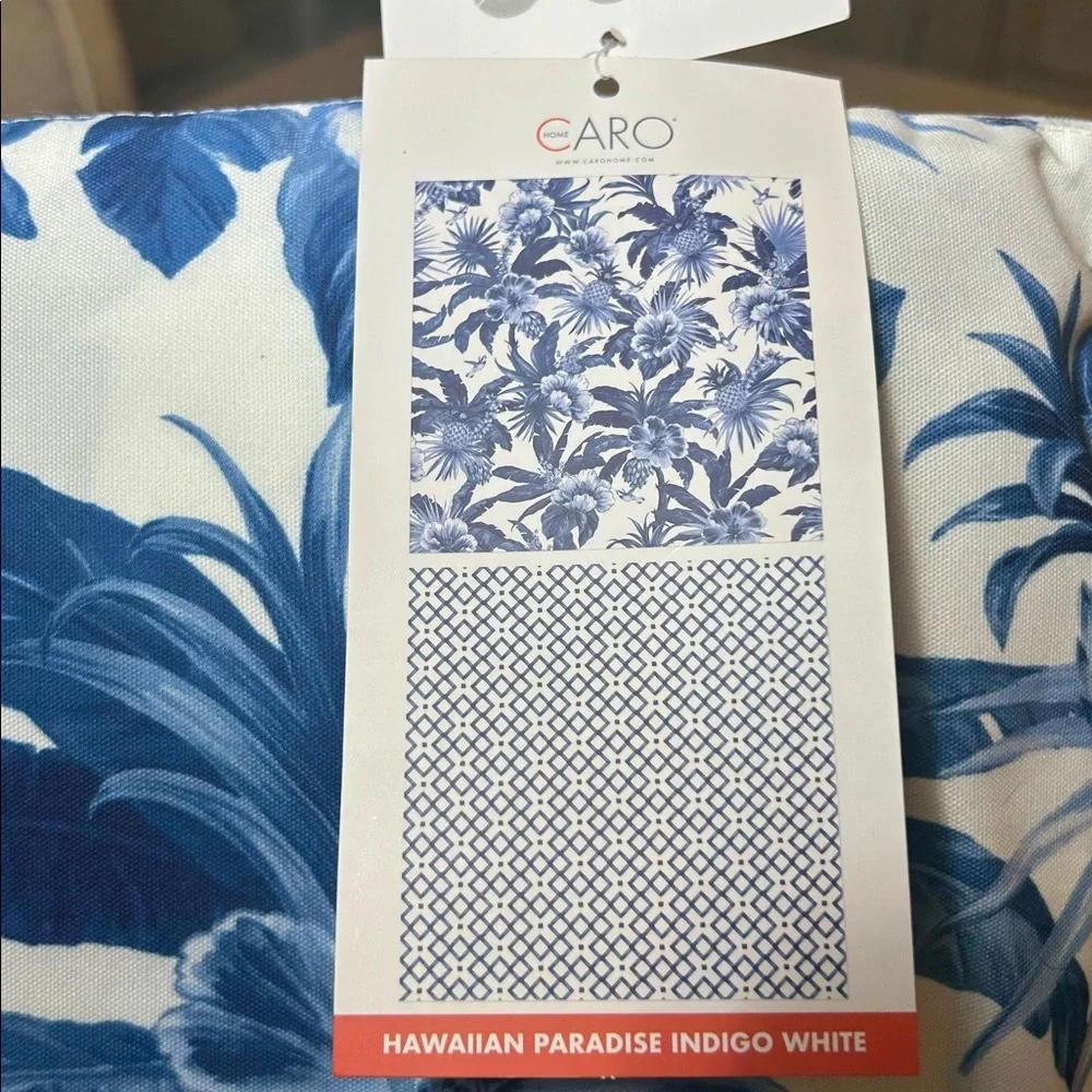 CARO Reversible Beach Blanket  NWT